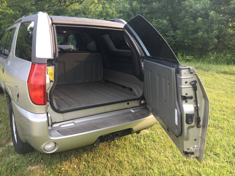 Illustration for article titled At $5,400, Could This 2004 GMC Envoy XUV Prove Transformative?